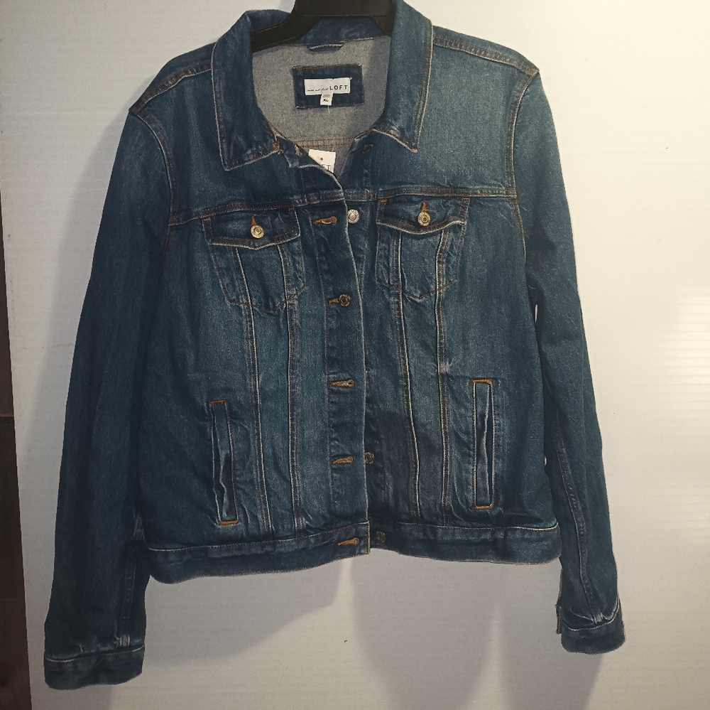 Denim Trucker Jacket in Classic Mid Wash XL